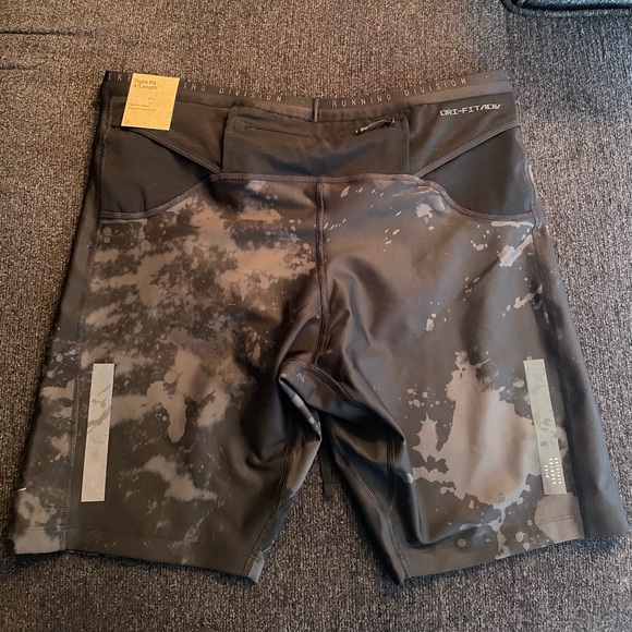 Nike Dri-Fit ADV Run Division 4” Black/Grey Running Shorts Size 2XL - Picture 10 of 10